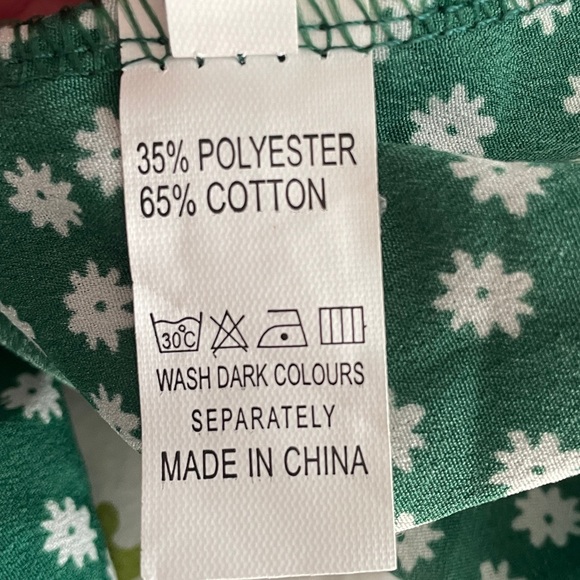 Lightweight green flowered empire waist St.Patrick’s Day dress (L) - Picture 5 of 5